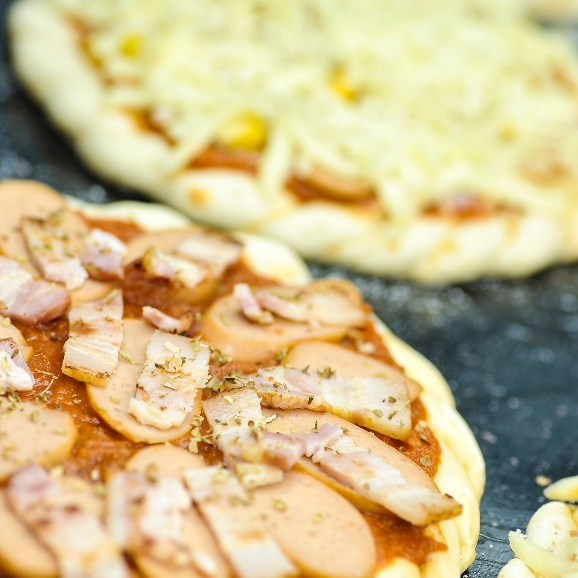 Pizza xúc xích - Ship Hoả Tốc Hà Nội