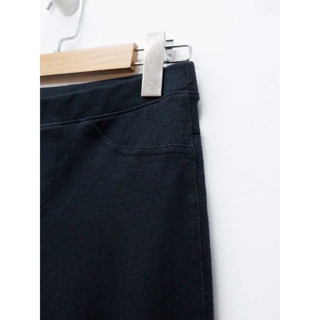 C2487 - 	Quần tregging xuất 2 túi sau trơn