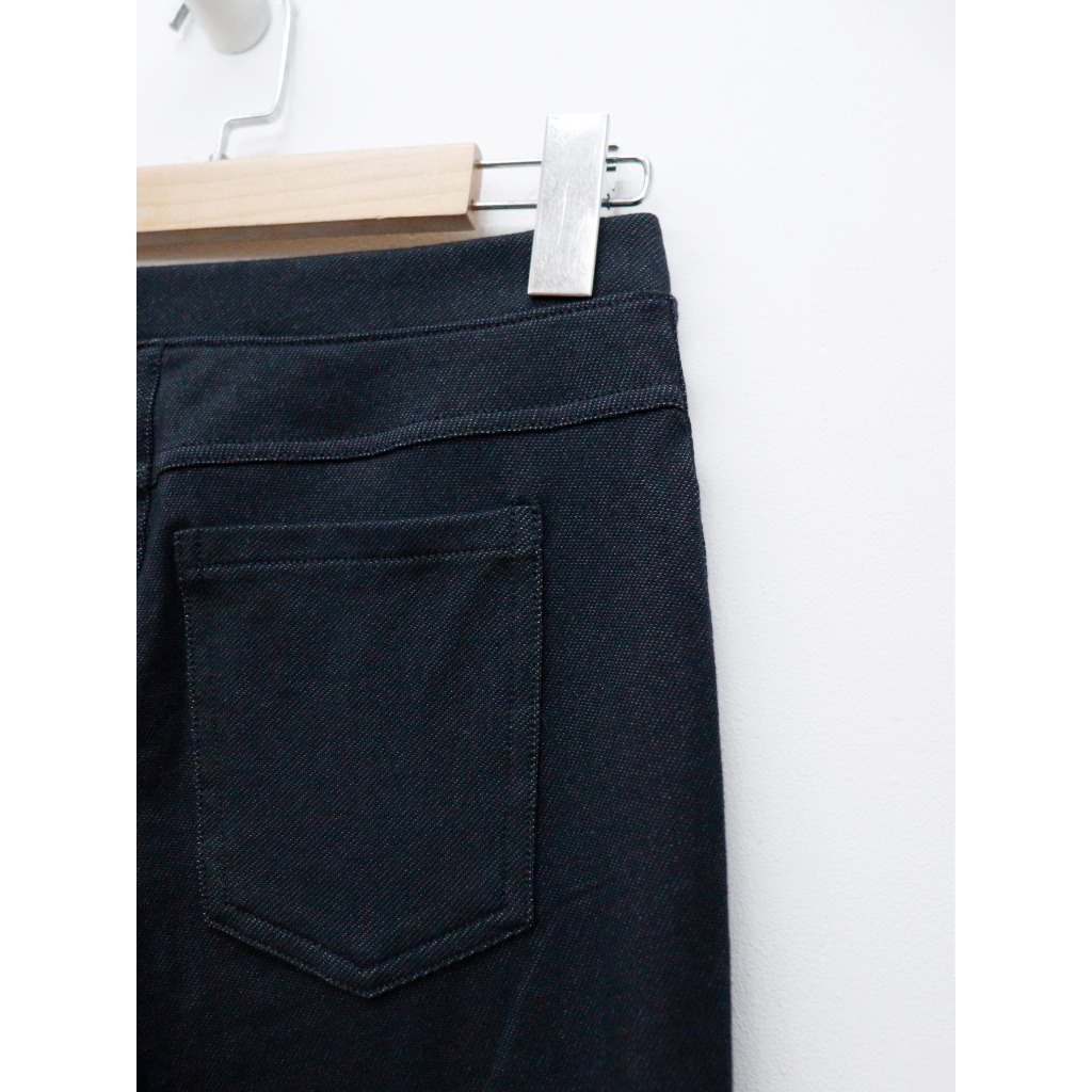 C2487 - 	Quần tregging xuất 2 túi sau trơn