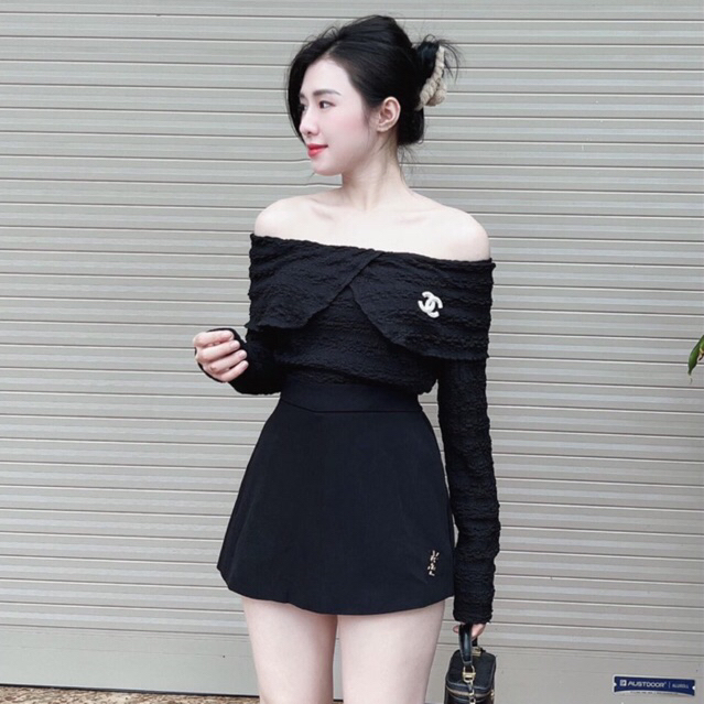 JENNYCLOSET | Áo trễ vai len nhăn tặng tag đá tiểu thư , Áo hở vai dài tay style trẻ trung