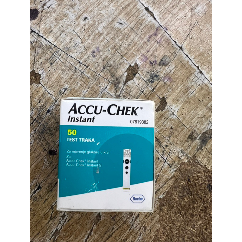 Que thử đường huyết ACCUCHEK INTANk 50 que