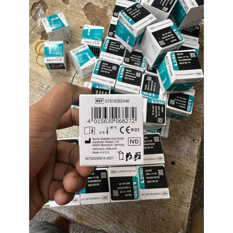 Que thử đường huyết ACCUCHEK INTANk 50 que