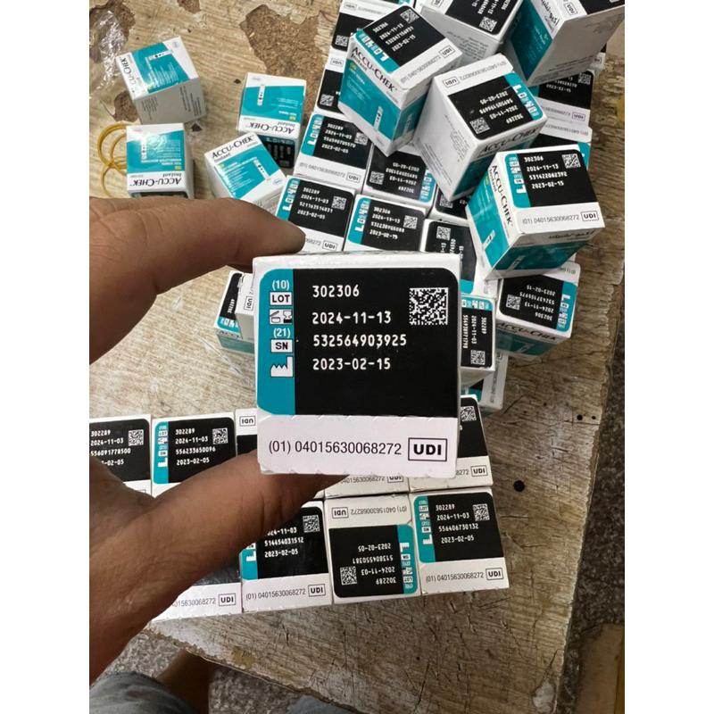 Que thử đường huyết ACCUCHEK INTANk 50 que