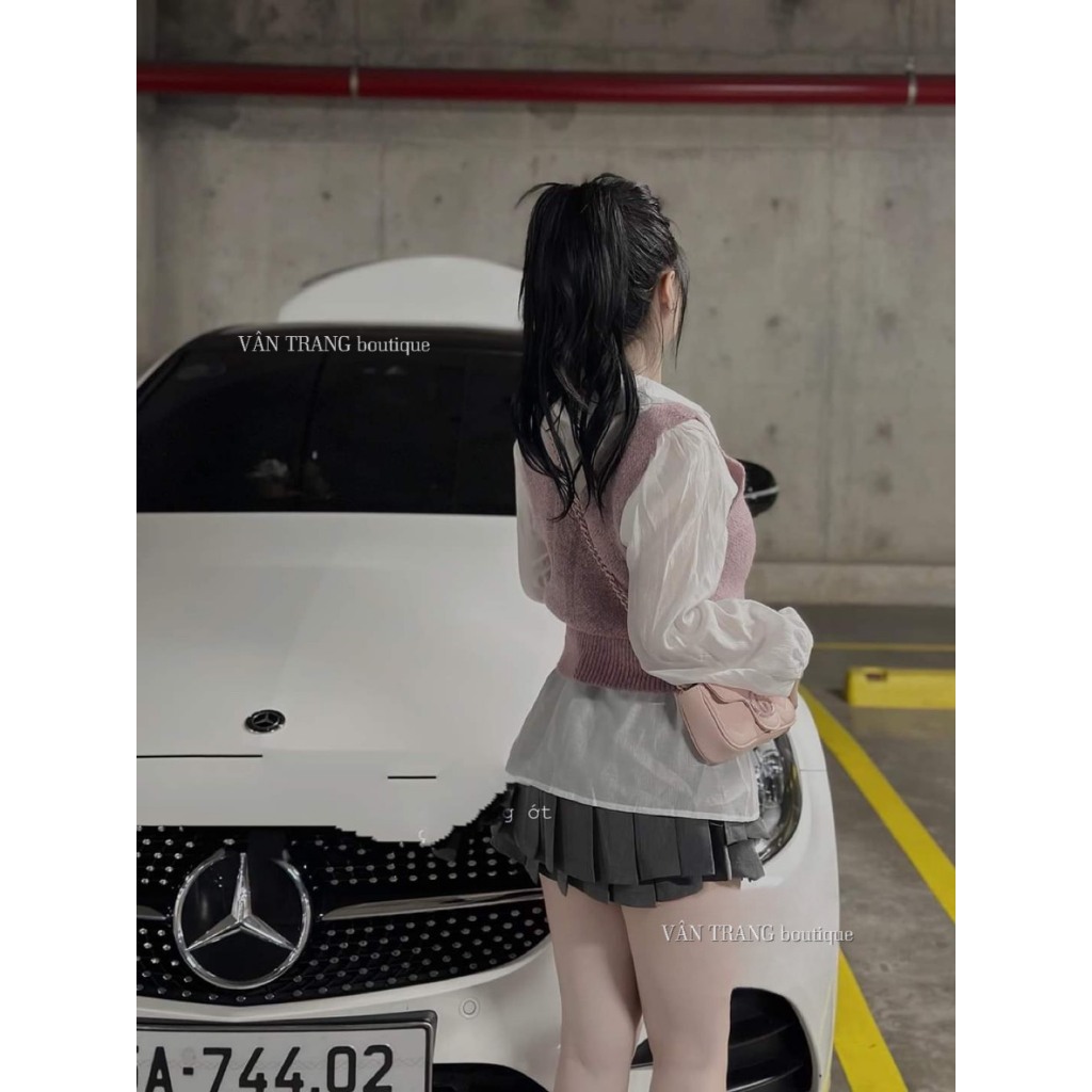 Set 3 món áo sơ mi kèm áo gile len  kèm tag đá  mix chân váy xếp ly xòe cực xinh có bán tách set áo riêng, chân váy r