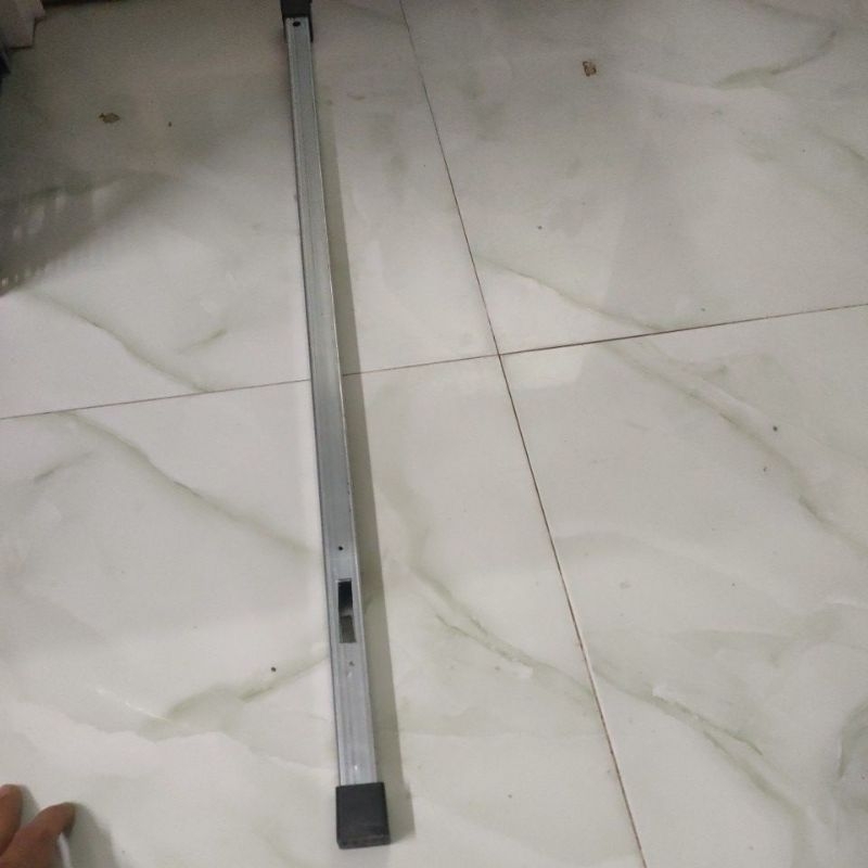 Thanh sắt vuông 2,5*2,5 dài 85cm cắt sãn ,khoan lỗ sẵn chế NCS