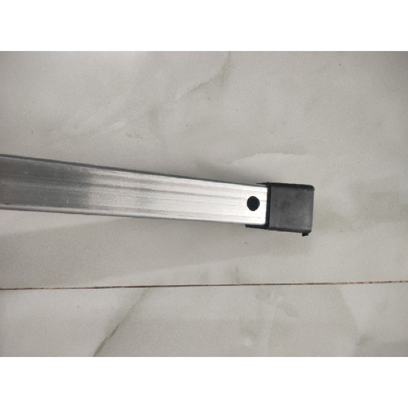Thanh sắt vuông 2,5*2,5 dài 85cm cắt sãn ,khoan lỗ sẵn chế NCS