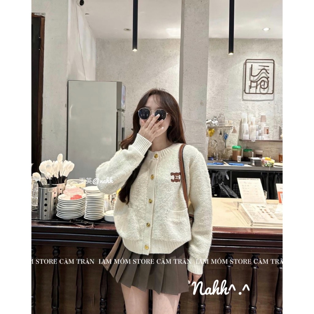 Áo khoác cardigan lông xù cổ tròn cúc vàng thêu chữ X KĐ48