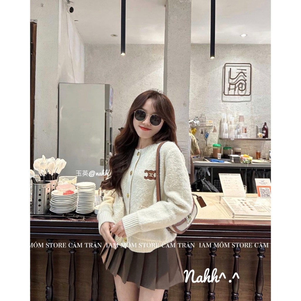 Áo khoác cardigan lông xù cổ tròn cúc vàng thêu chữ X KĐ48