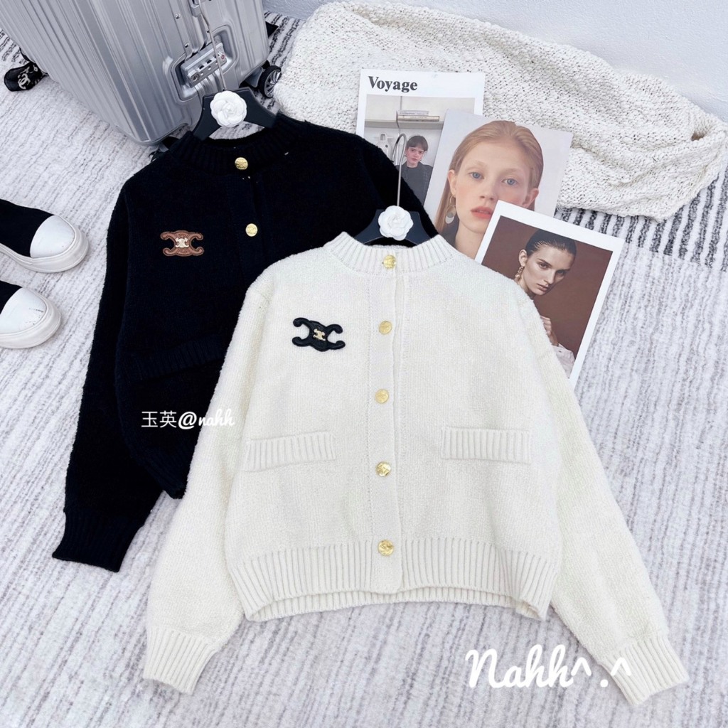 Áo khoác cardigan lông xù cổ tròn cúc vàng thêu chữ X KĐ48