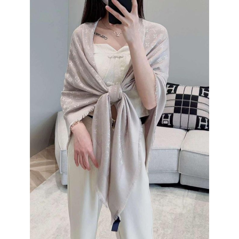 Khăn Choàng  Lv Be nhũ trắng Cao Cấp_Miuna