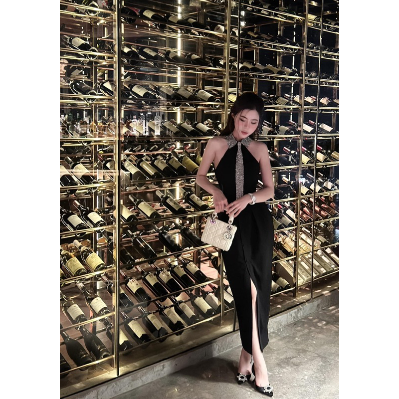Đầm sn viền đá nút bọc