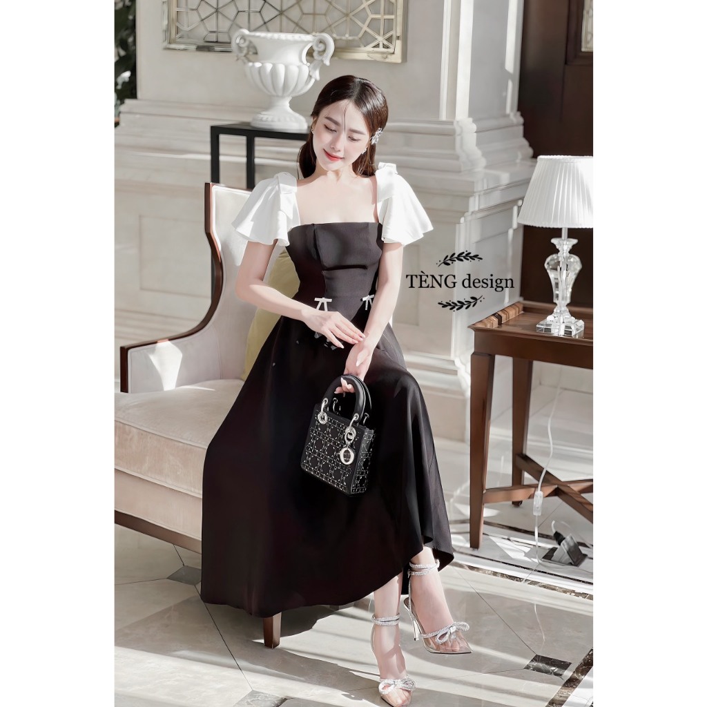 Mã V230 váy đen xoè cổ vuông nơ vai