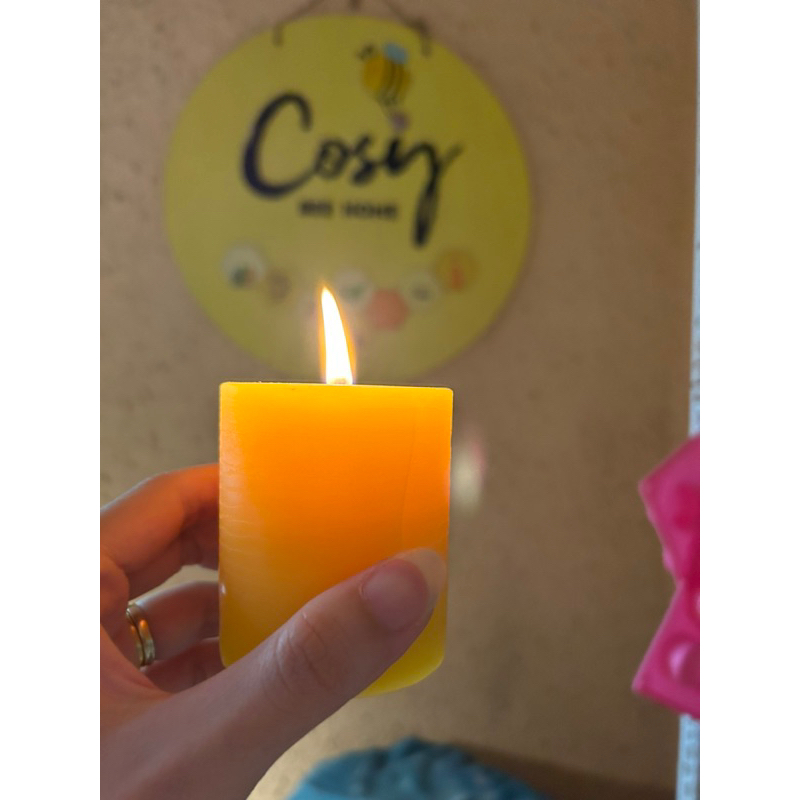 Nến trụ sáp ong nhỏ Cosy Bee Home trang trí nhà cửa thờ cúng không khói khử mùi an toàn