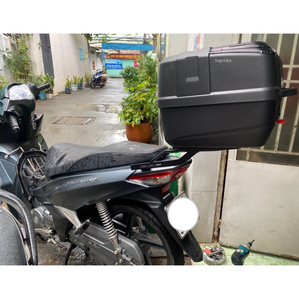 Thùng xe Future 125 , thùng givi B33N2M kèm đế, ốc gắn và baga Future 125 , hàng givi chính hãng, bảo hành 2 năm