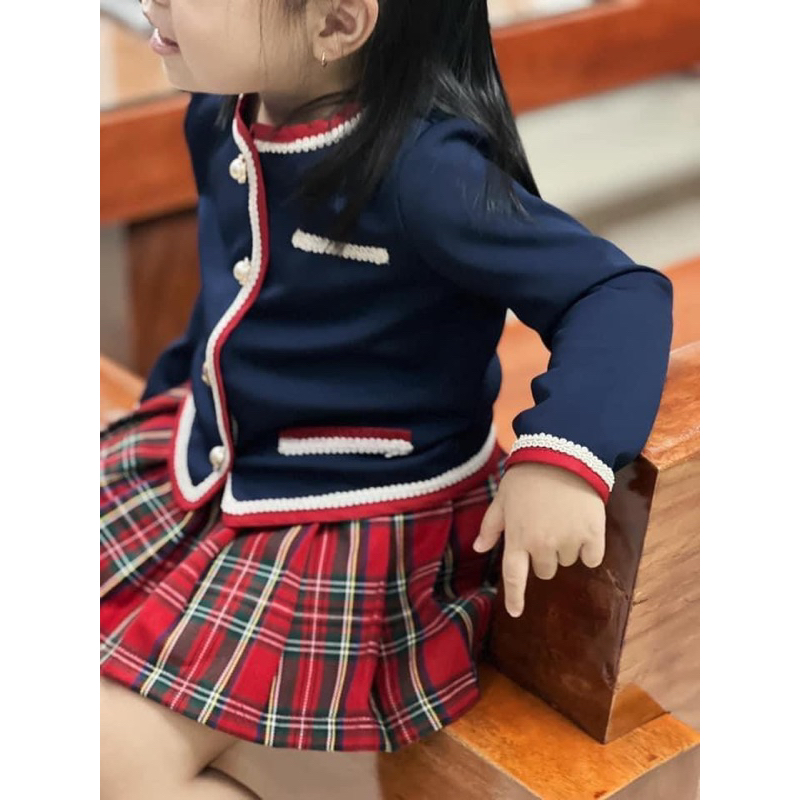 Set áo cadigan kèm chân váy kẻ đỏ cho bé