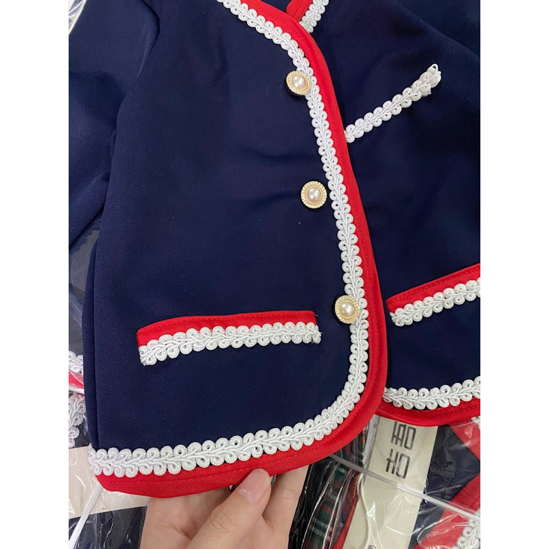 Set áo cadigan kèm chân váy kẻ đỏ cho bé