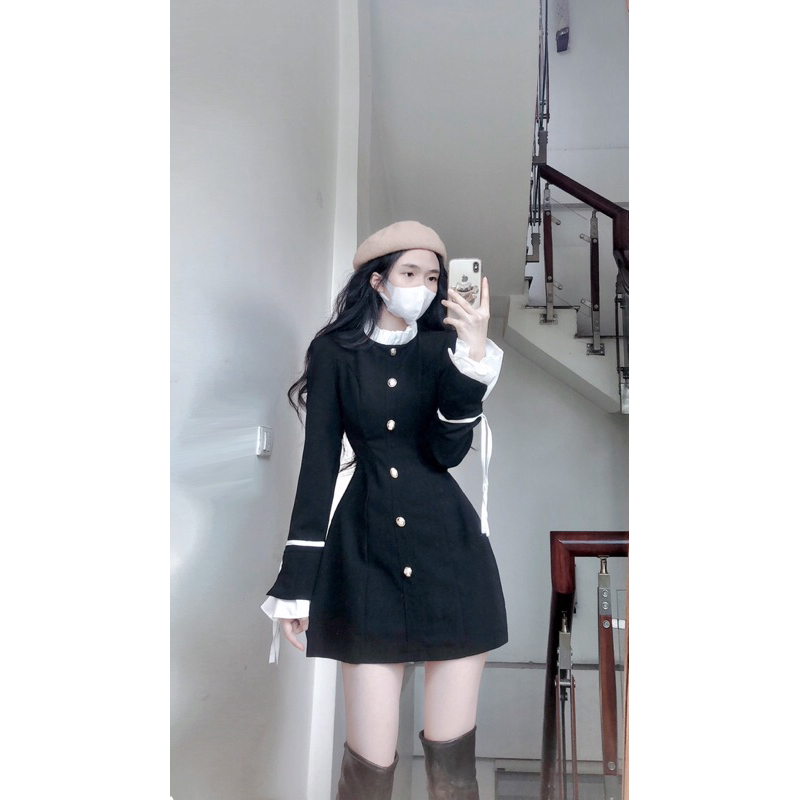 Váy đen cúc đồng phối xếp ly