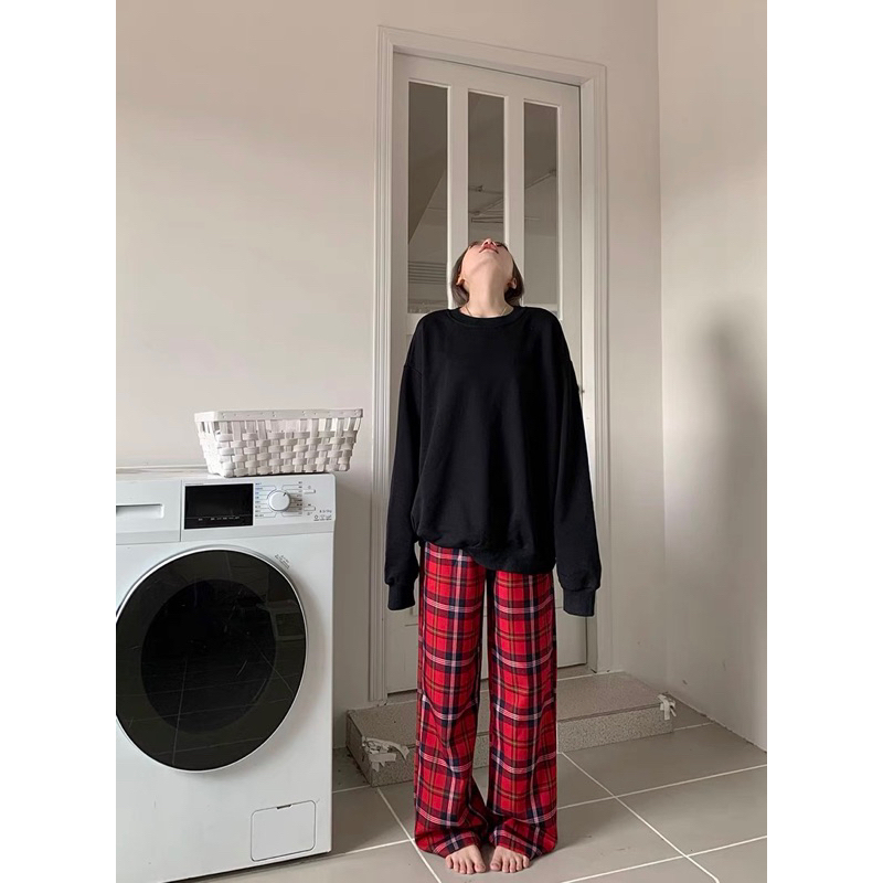 Áo Đen Tay Dài "Call Me Baby" - Quần Dài Caro Đỏ