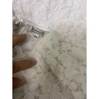 đầm ren 2 lớp,lỗi dơ nhiều,