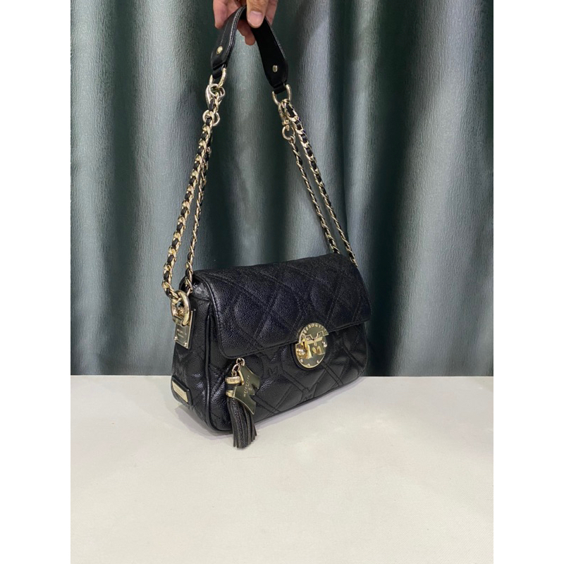 Túi si hiệu METROCITY của Ý đeo vai trần trám classic