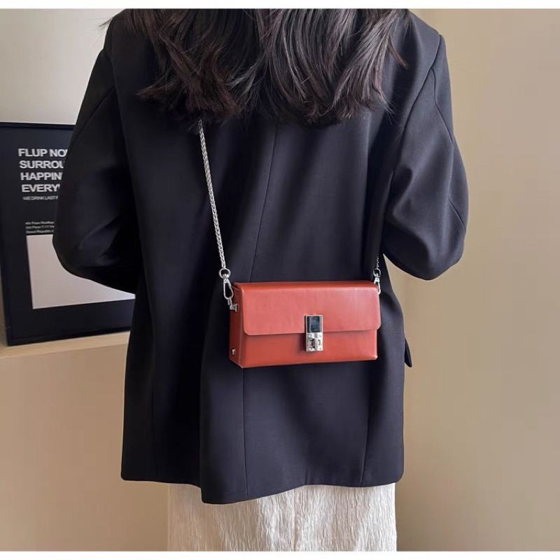 Túi hộp vuông đeo chéo cho nữ quai da và quai xích nhỏ thời trang