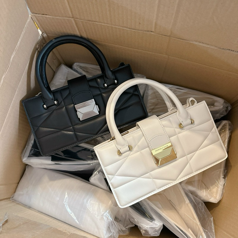 Túi dáng ngang quai xách trám ô kiểu mới