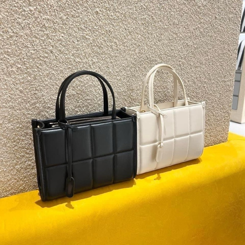 Túi trám sọc dáng vuông p3 dr0 mới 2023