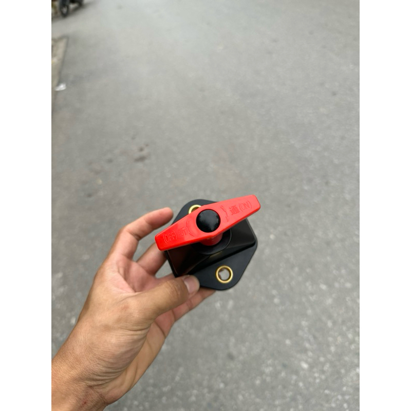 Cắt mát cơ, ngắt mát bình ac quy xe tải .