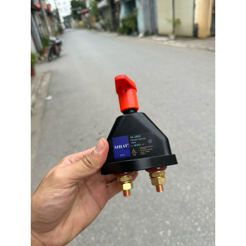 Cắt mát cơ, ngắt mát bình ac quy xe tải .