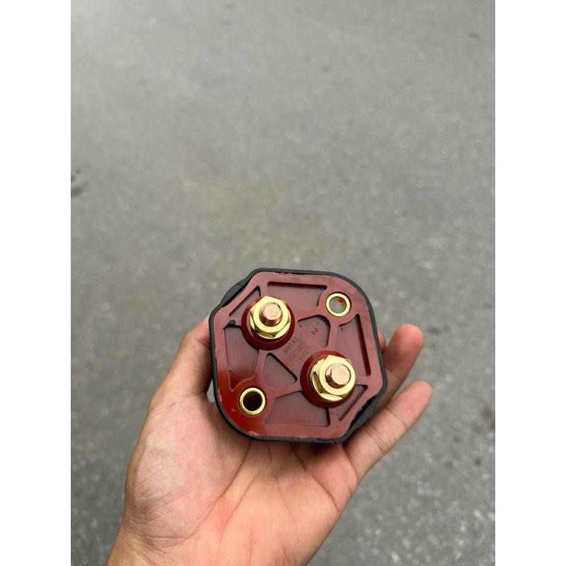 Cắt mát cơ, ngắt mát bình ac quy xe tải .