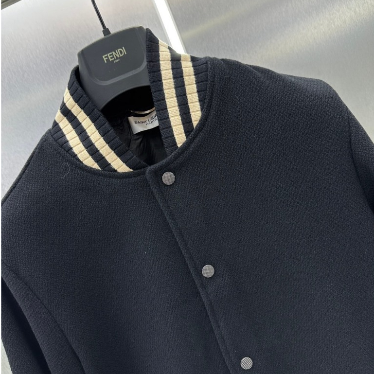 ÁO Khoác Dạ Sanlaurenn Thêu chữ Da Hàng Chuẩn Scap 1;1