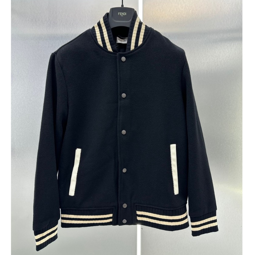 ÁO Khoác Dạ Sanlaurenn Thêu chữ Da Hàng Chuẩn Scap 1;1