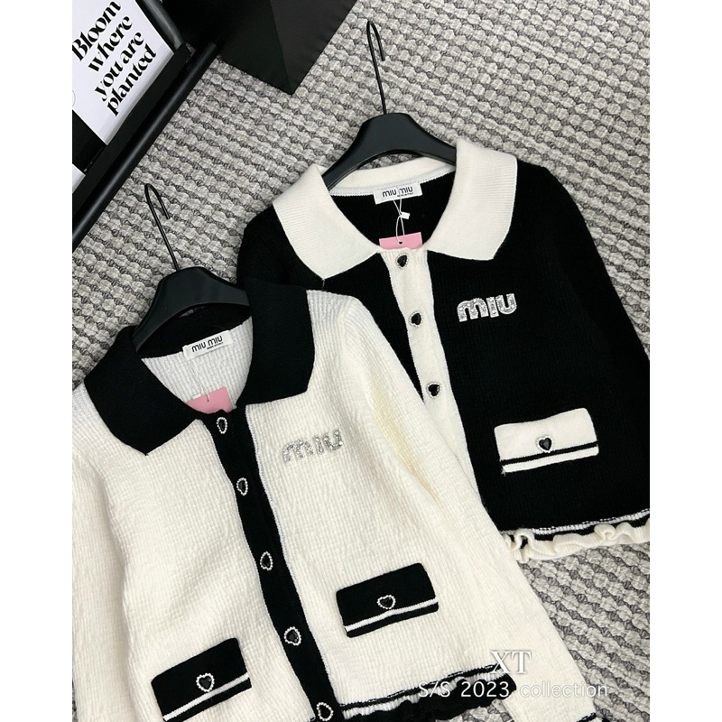 Áo len M.iuu viền pha chân bèo khuy tim đá QC