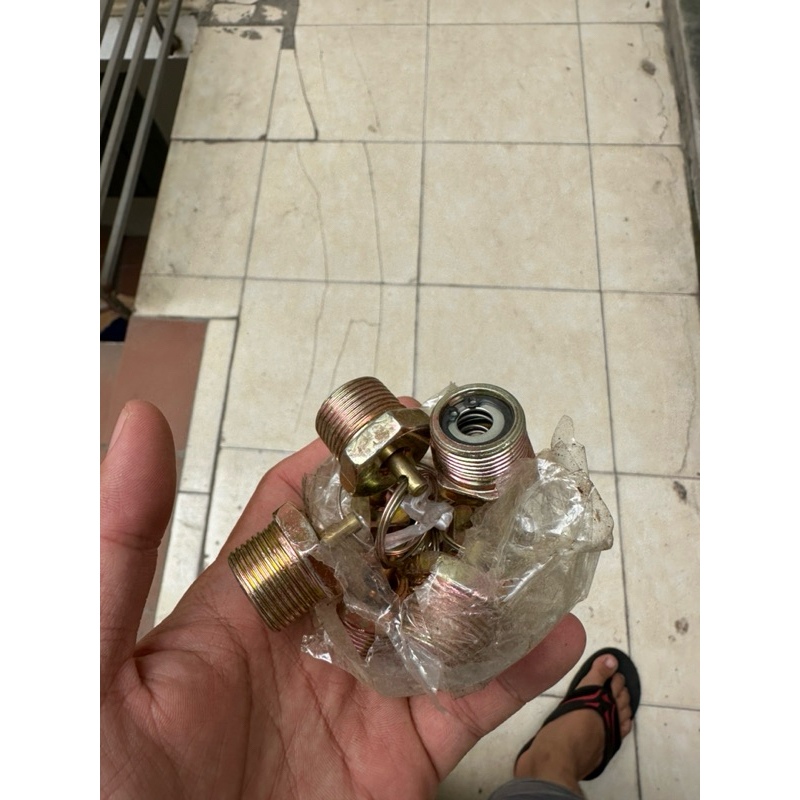 Van xả nước bình hơi.