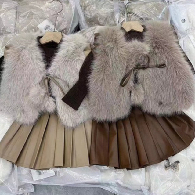 Set Váy kèm áo Khoác lông và chân váy da xếp ly cao cấp