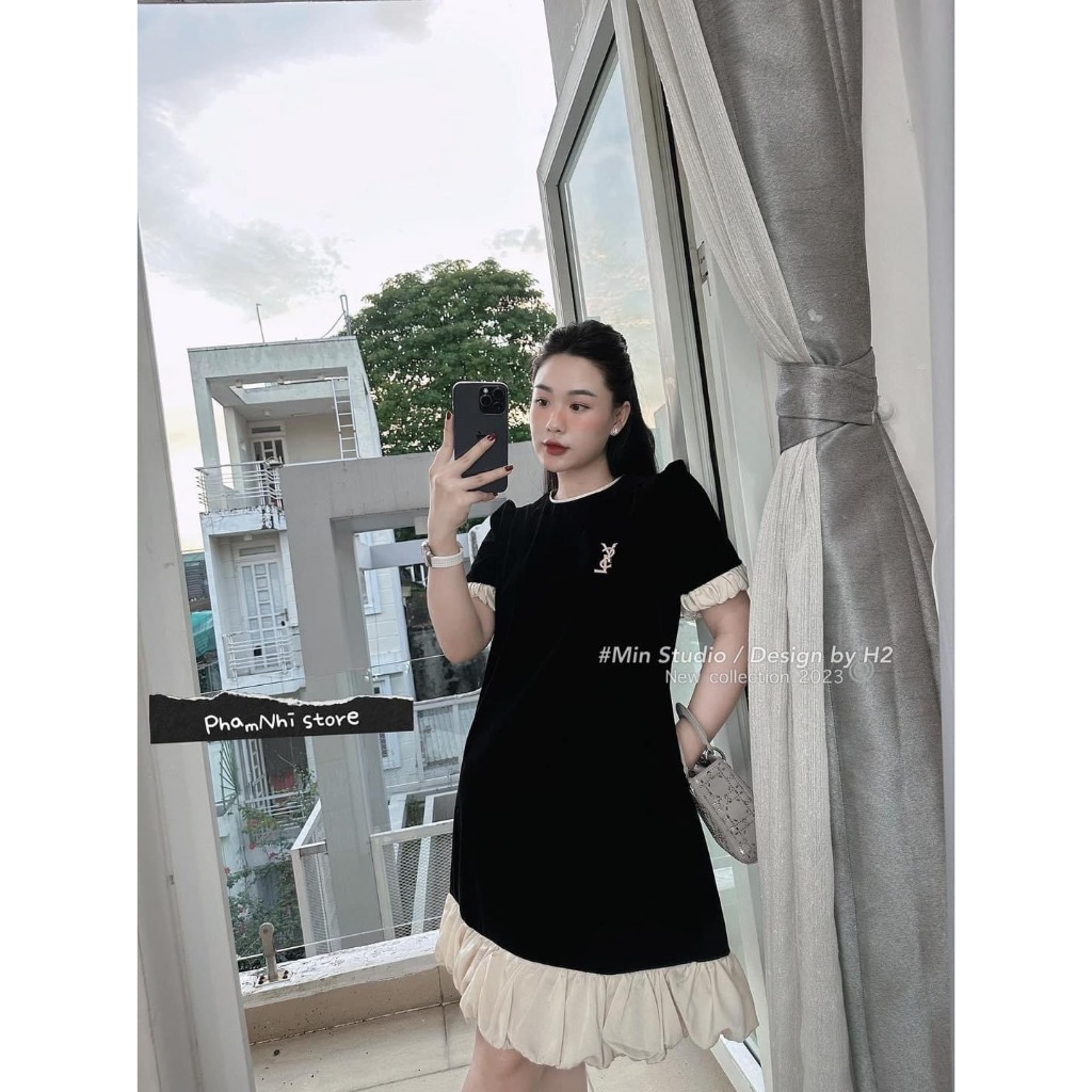 Đầm bầu thiết kế chân váy trắng, ngắn tay có logo siêu xinh