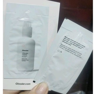 Sữa rửa mặt Glossier Milky Jelly Cleanser