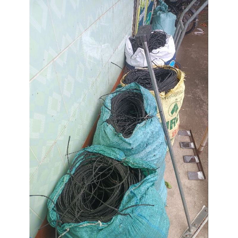 Dây thép bọc nhựa  buộc làm giàn 1kg