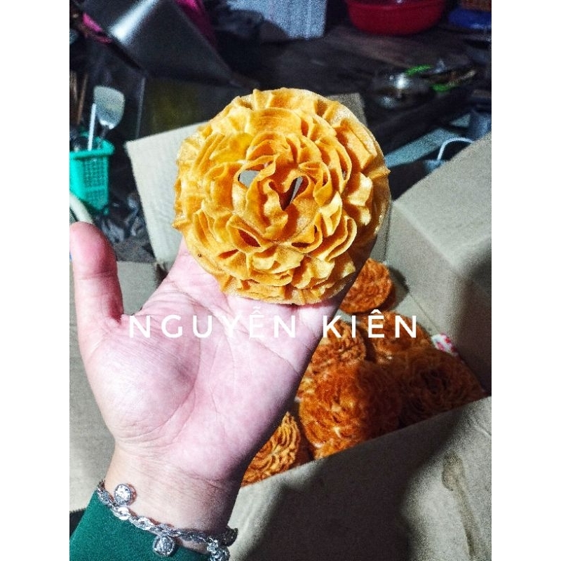 Bột chiên bánh nhúng hoa