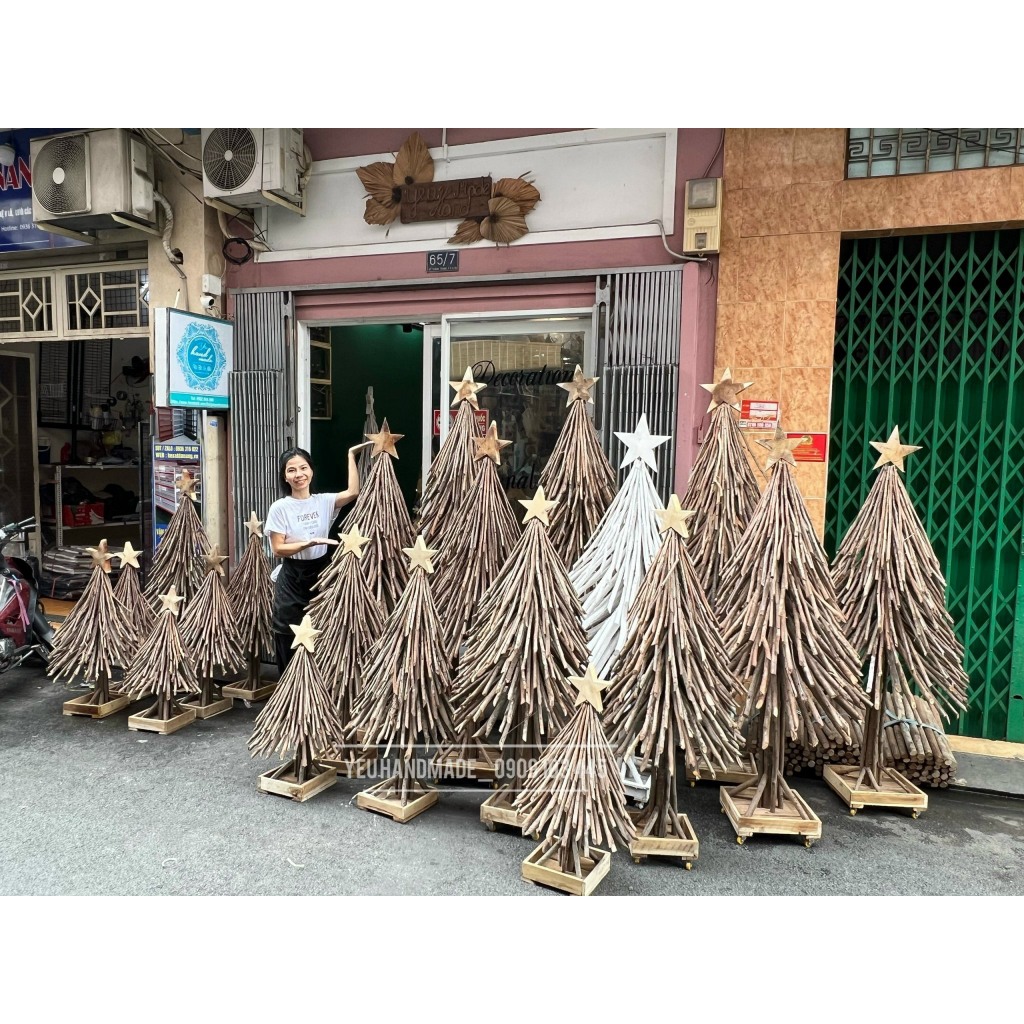 Cây Thông Gỗ Áp Tường