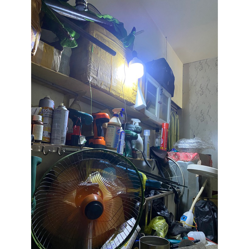 Đèn kẹp bình dùng pin máy khoan