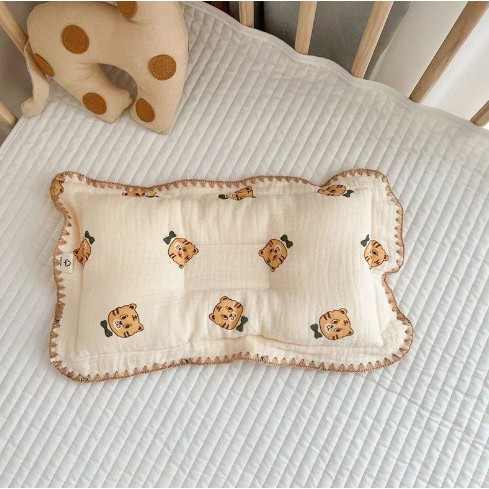 Gối Lõm Chống Méo Đầu Cho Bé Sơ Sinh Ruột Bông Organic Vải Thô Lụa Thị Nhím Store