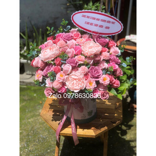 Lẵng hoa sáp thơm phối hoa mẫu đơn cao cấp.