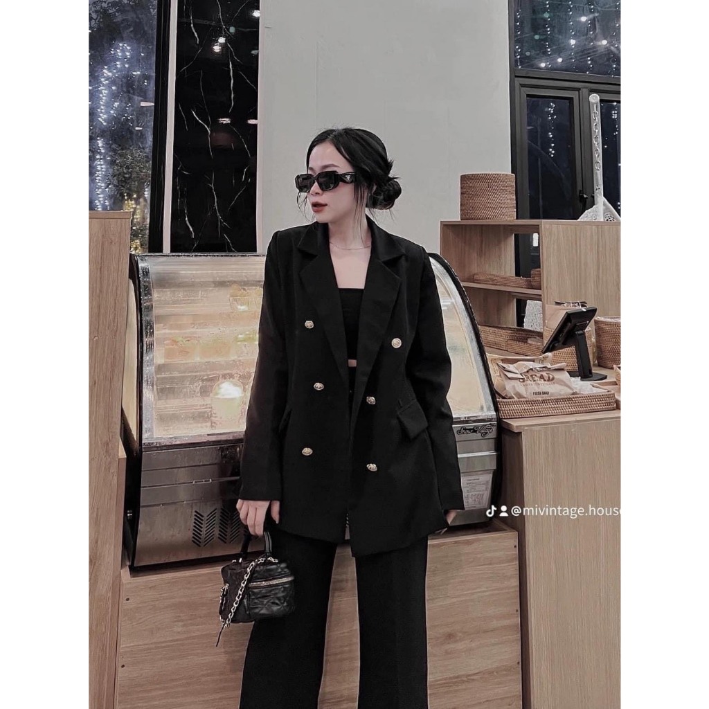 Áo blazer đen khuy đồng form rộng