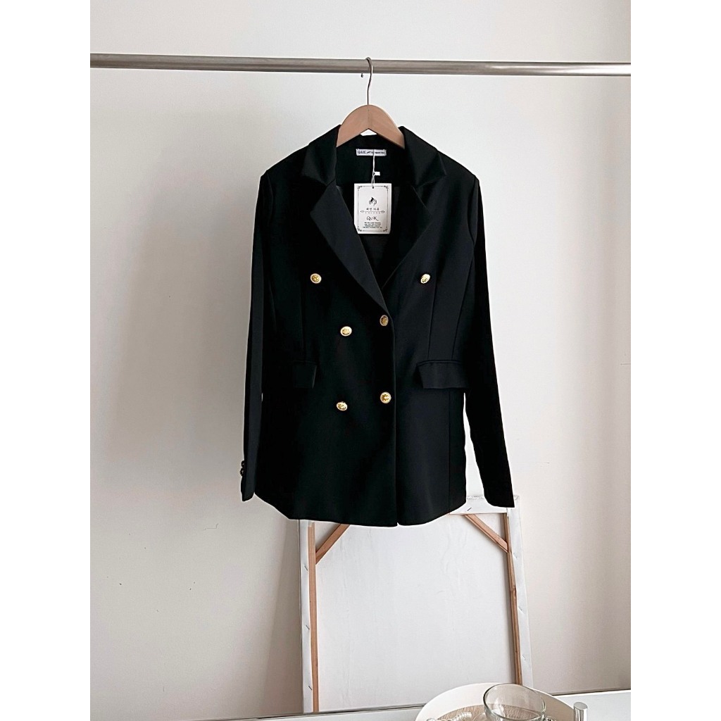 Áo blazer đen khuy đồng form rộng