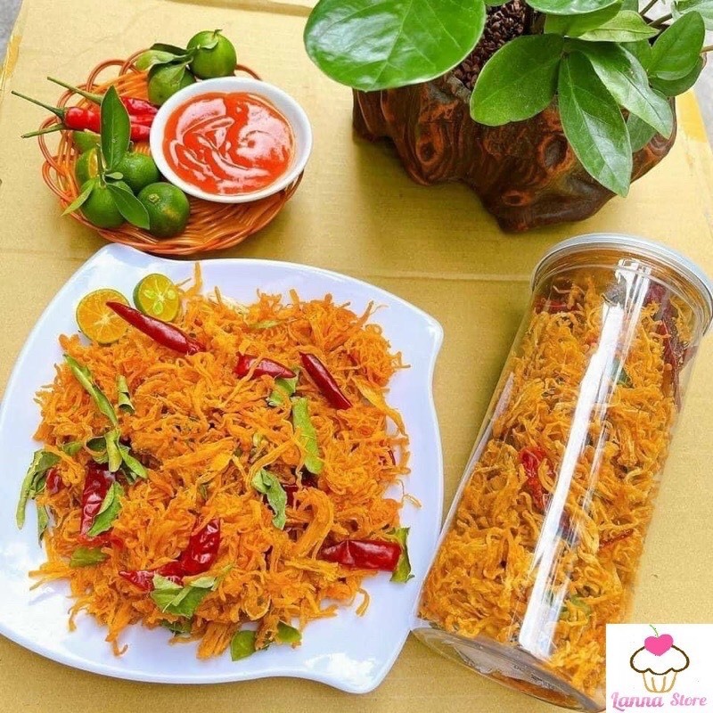 Khô gà lá chanh nhà làm, khô gà xé sợi 100% từ thịt gà tươi nguyên chất hộp 300G-KGH