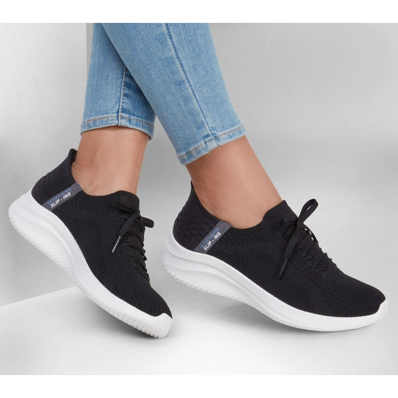 Giày skechers trắng , hàng fullbox