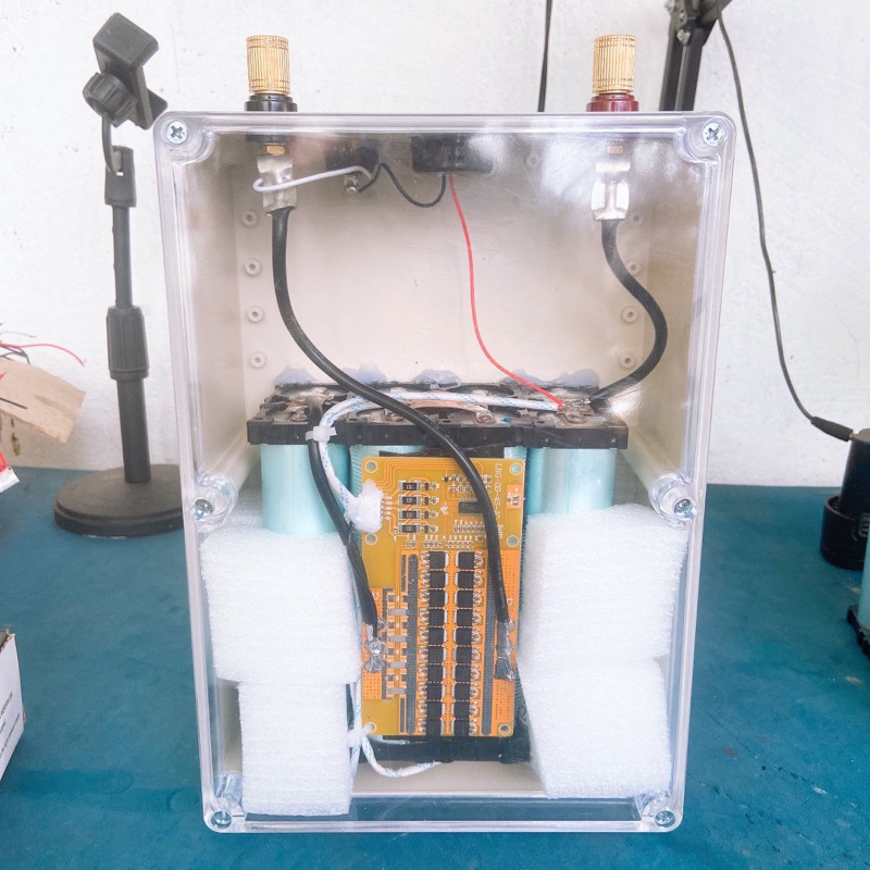 Bình pin lithium 12v-30A kèm sạc và balo