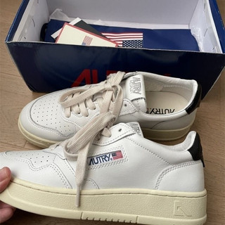 Giày sneaker Autry cổ thấp hot hit giống Rosé,Jennie,Lisa Blackpink, Haerin NewJeans,Han So Hee