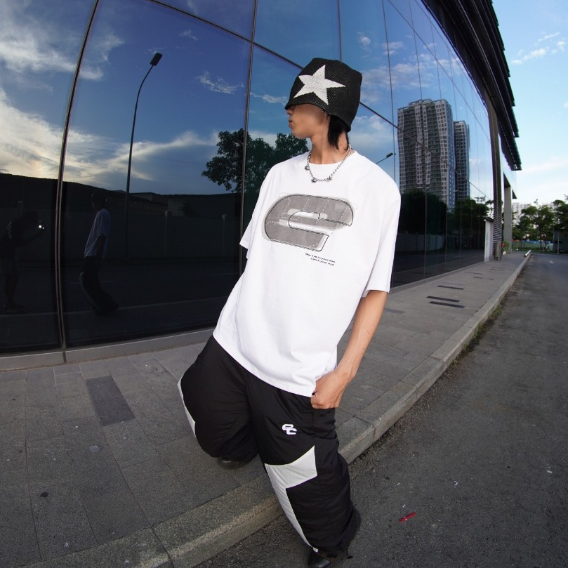 Áo thun Boxy - EYE C |  BIG E LOGO TEE/ TRẮNG